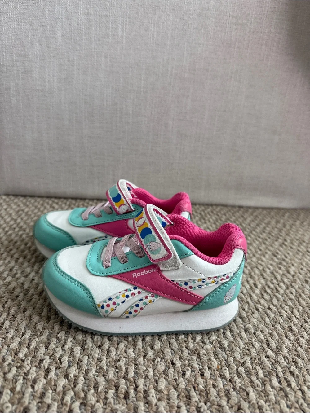 Toddler Girl Reebok Ice Cream Velcro tennis shoes size 7K